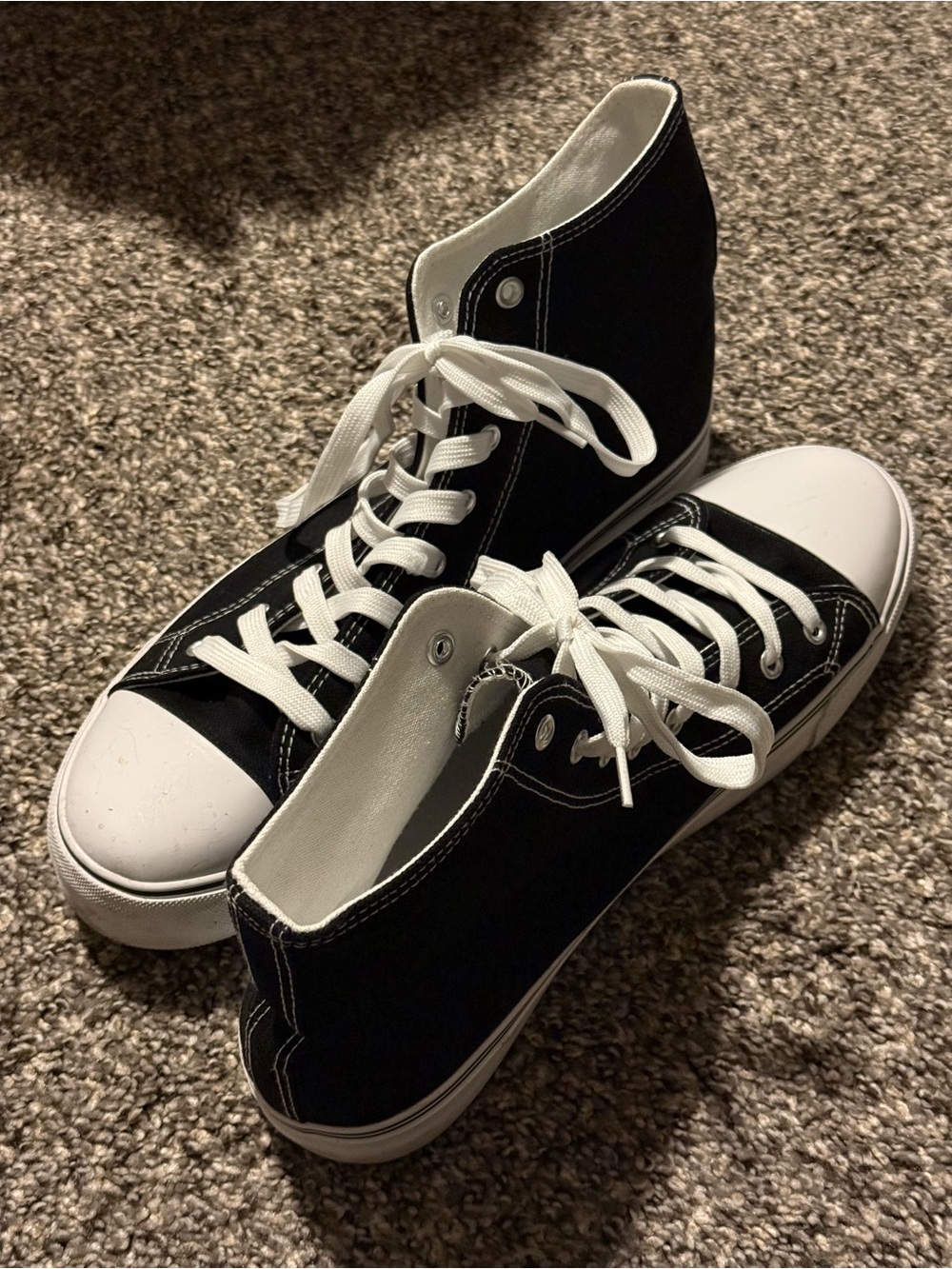 Converse - Picture 3 of 3